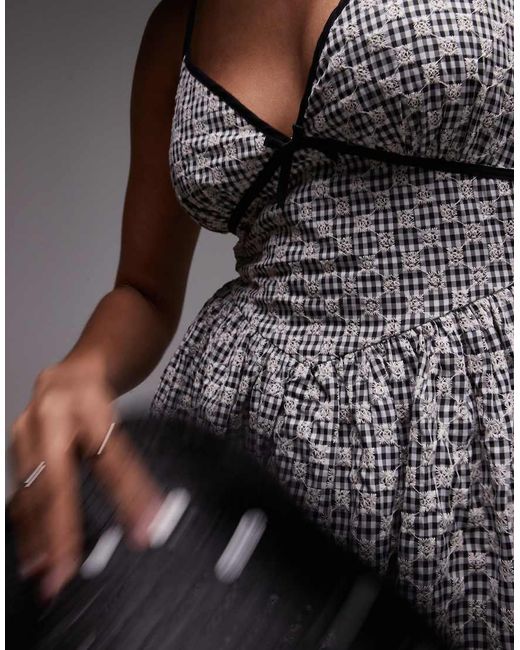 Vestido Corto A Cuadros Vichy Negros Con Cuello Halter De emory park de color Gray