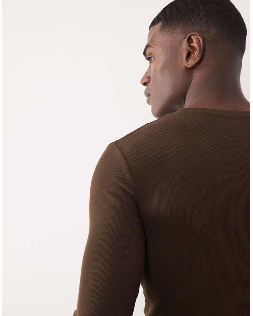 Essentials ASOS de hombre de color Brown