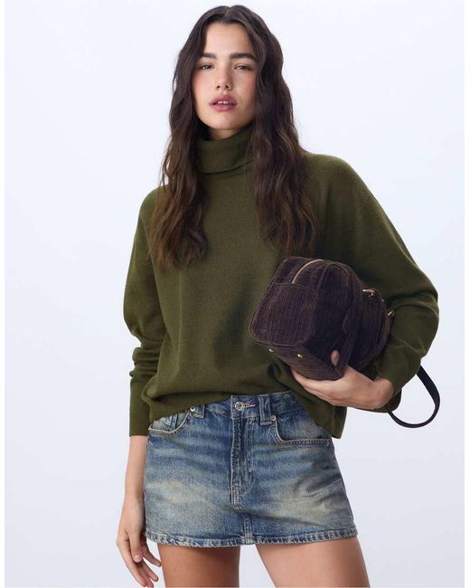 Basic di Stradivarius in Green