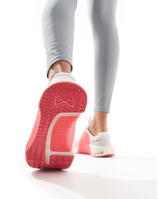 Metcon 9 di Nike in White