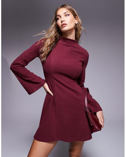 Robe courte ajustée et évasée ultra douce à col montant - bordeaux ASOS en coloris Purple
