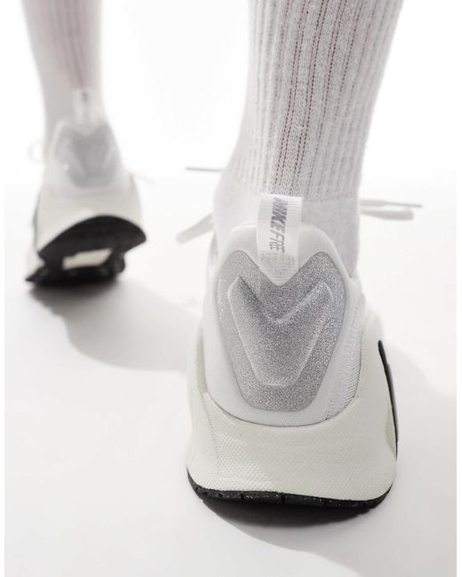 Nike White – free metcon 6 – sneaker