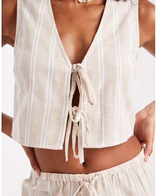 Gilet Color Panna A Righe Allacciato Sul Davanti di New Look in White
