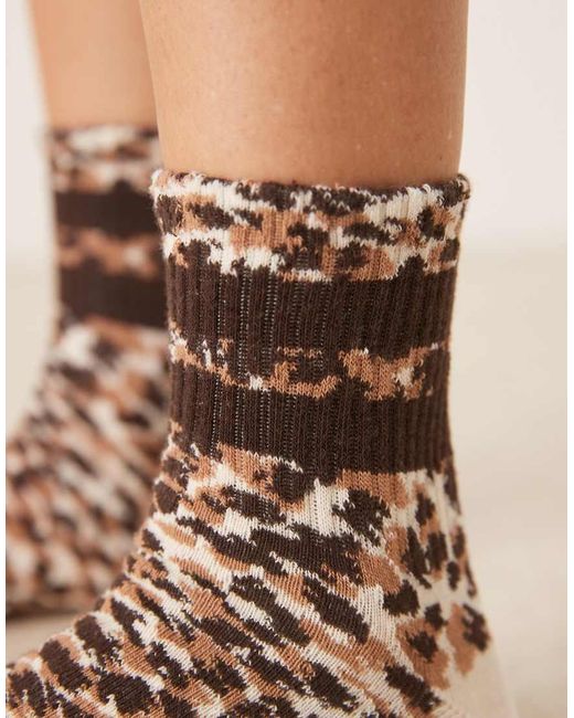 Calcetines Marrones Con Estampado De Guepardo De Accessorize de color Natural