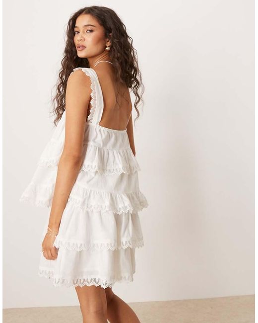 Canottiera A Balze Bianca Con Finiture di ASOS in Natural