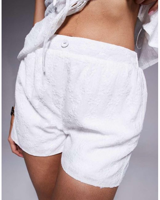 Missy Empire White Embroidered Floral High Waist Shorts Co-Ord