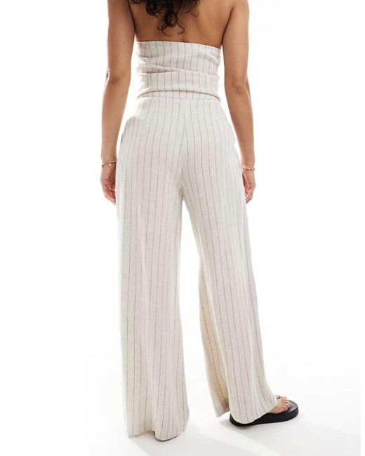 Pantaloni Sartoriali A Fondo Ampio Gessati di Miss Selfridge in White