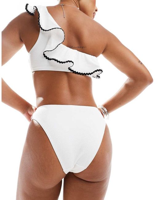 Slip Bikini Bianchi Con Cuciture Stile Coperta di New Look in White