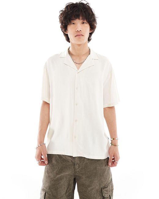 Dr. Denim White Madi Short Sleeve Relaxed Fit Summer Shirt With World Back Graphic Print for men
