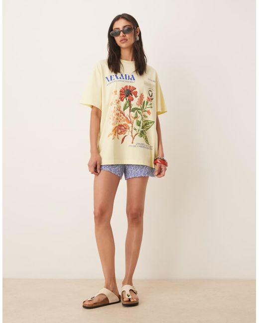 T-Shirt Oversize Gialla Con Grafica Botanica "Nevada" di ASOS in Natural