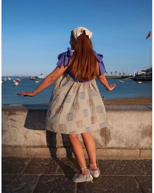 Vestido Amplio De Tirantes Y Corte Trapecio Con Diseño De Patchwork De X Rebecca Olivia Labelrail de color Blue