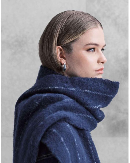 Sciarpa Soffice A Righe E Grigie di ASOS in Blue