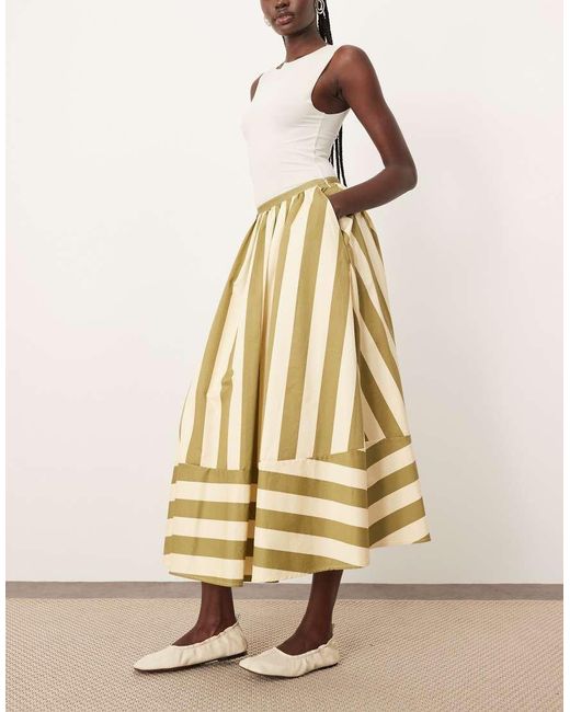 ARRANGE Natural Structured Full Skirt