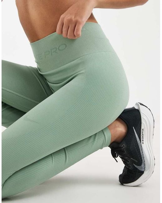 Nike Green Pro Dri-Fit Seamless 7/8 Legging