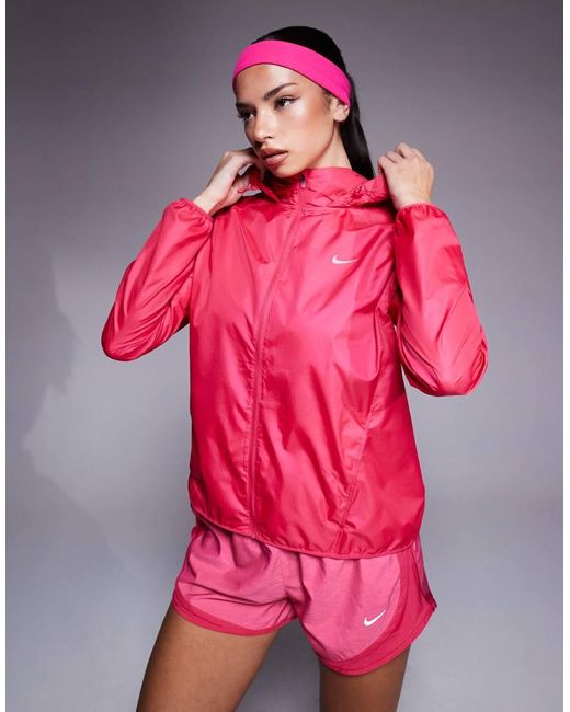 Nike Tempo Repel in het Pink