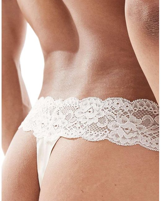 Tanga Beis Con Ribete De Encaje De -Neutro ONLY de color White