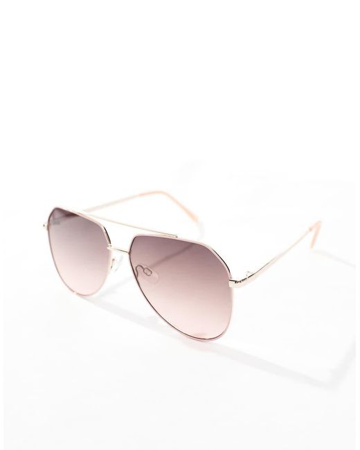Aces Up di A.J. Morgan in Pink