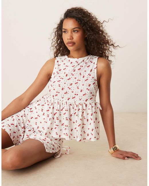 ASOS Brown – oberteil mit lochmuster, seitlichen bindebändern und kirschmuster, kombiteil