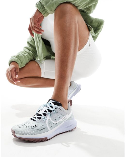 Pegasus trail - sneakers fumo di Nike in White