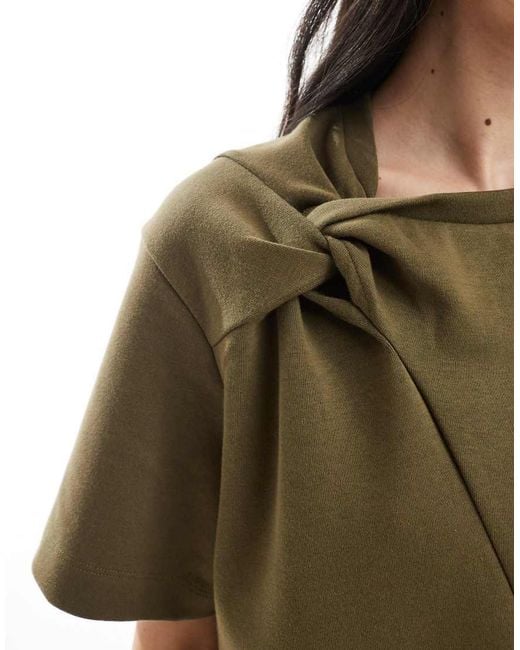 T-Shirt Kaki Con Dettaglio Attorcigliato Sulla Spalla di ASOS in Green