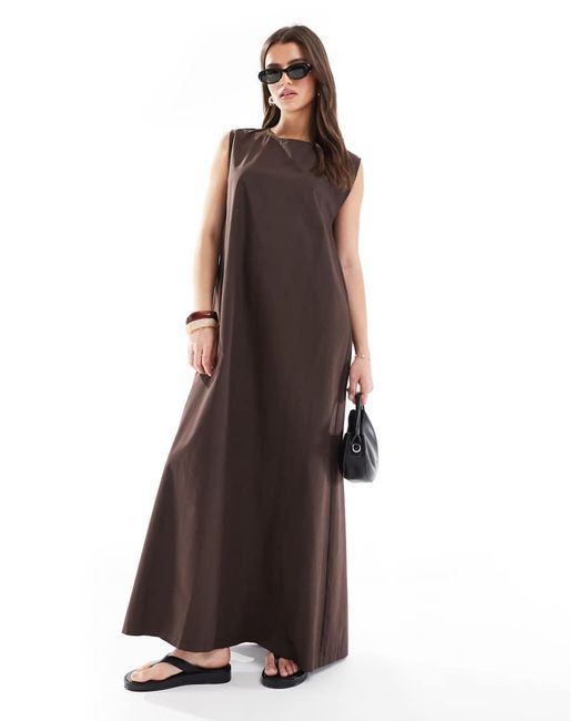 Vestido Largo Marrón De Corte Trapecio Con Pliegue En La Espalda De Popelina De ASOS de color Brown