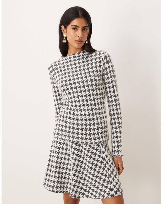 Top d'ensemble en maille pied-de-poule col montant - noir et blanc Vila en coloris White