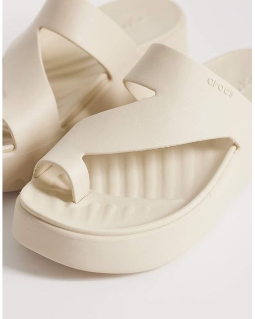 CROCSTM Natural Getaway Platform Toe Loop Sandals