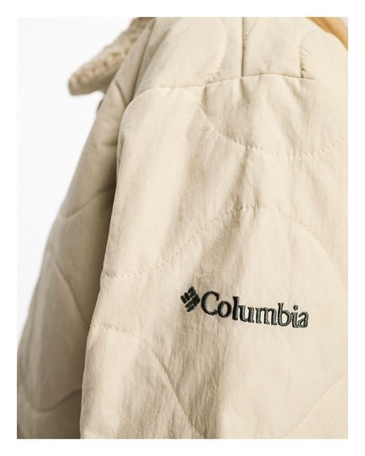 Abrigo color con diseño guateado ondulado birchwood Columbia de color White