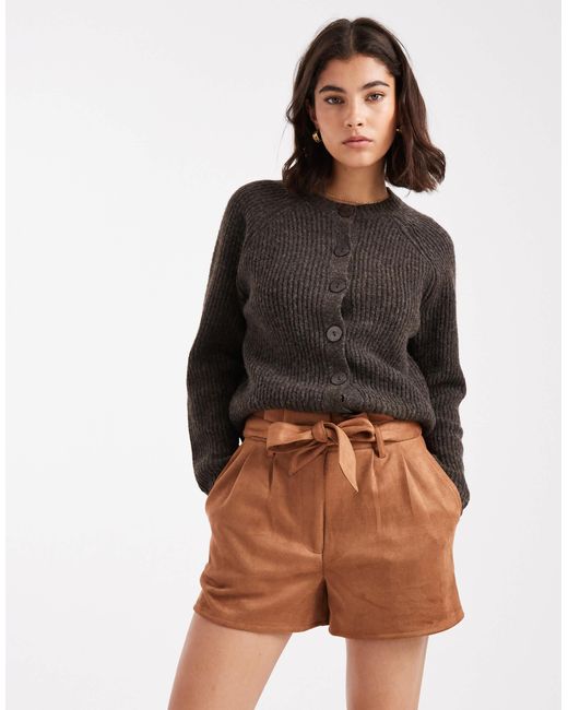 Miss Selfridge Black – shorts aus wildlederimitat mit gürtel