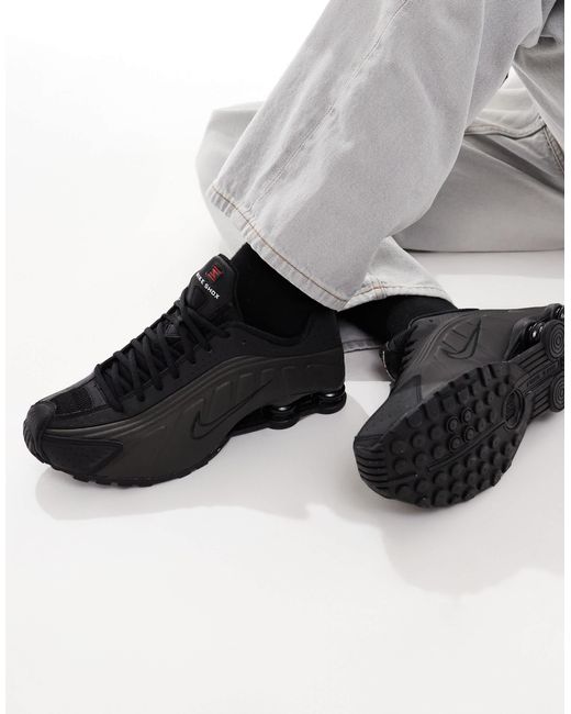 Nike Black Shox R4 Trainers for men