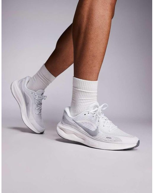 Nike Journey Run in het White voor heren