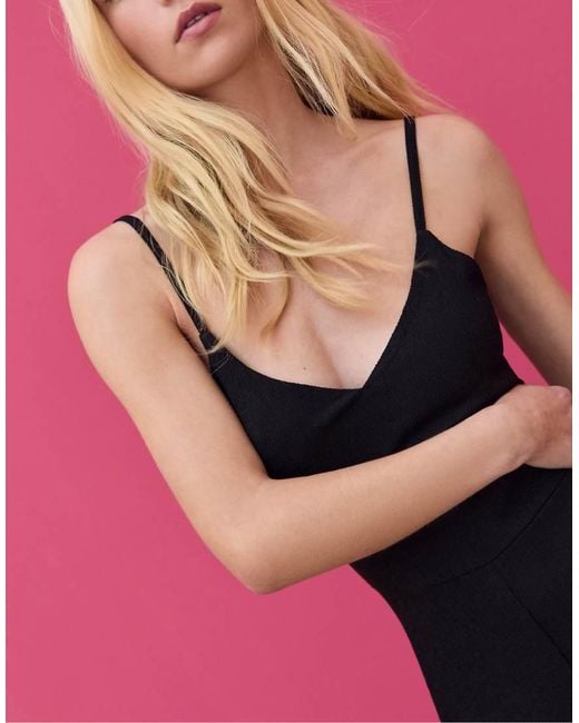 Tuta Jumpsuit Morbida Nera Con Spalline Sottili di Stradivarius in Pink