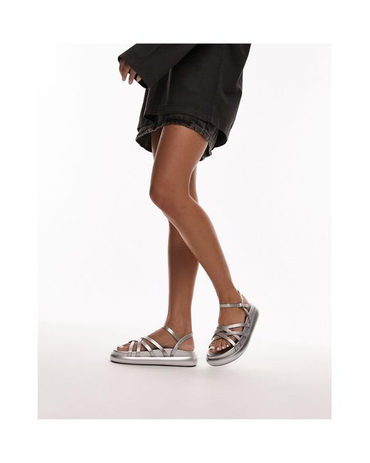 Junior - sandali con fascette sottili e suola flatform di TOPSHOP in Brown