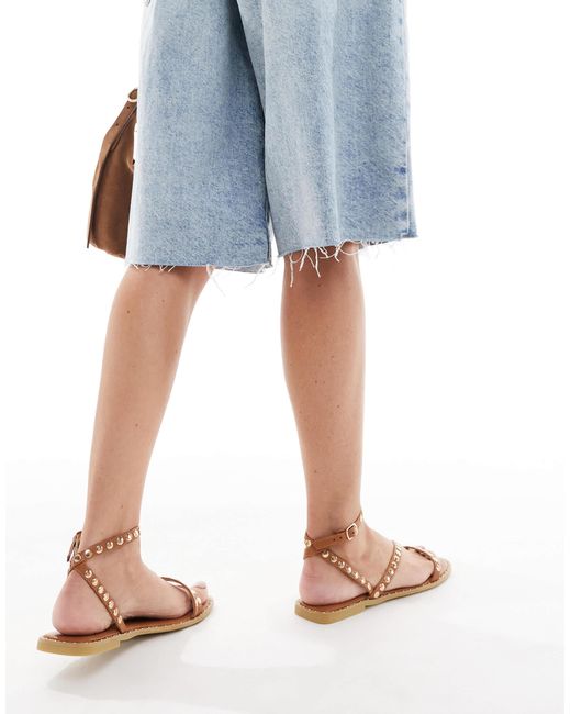 SEQWL Wide Fit White Flat Sandals With Studded Staps
