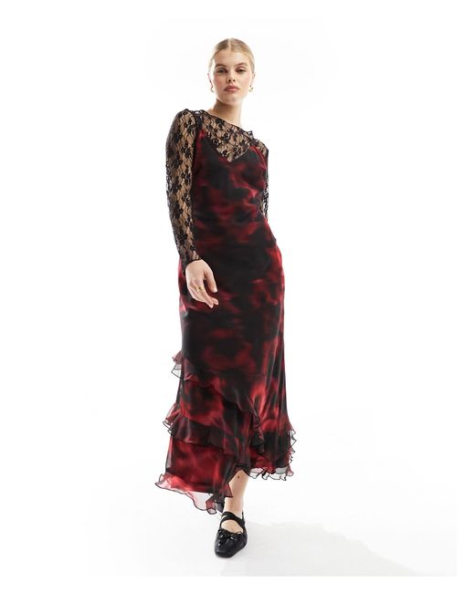 Vestido lencero con estampado floral desdibujado y diseño 2 en 1 Miss Selfridge de color Red