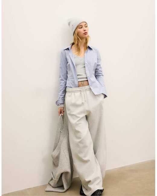 Stradivarius Basic Gestreept Aansluitend Overhemd in het Blue