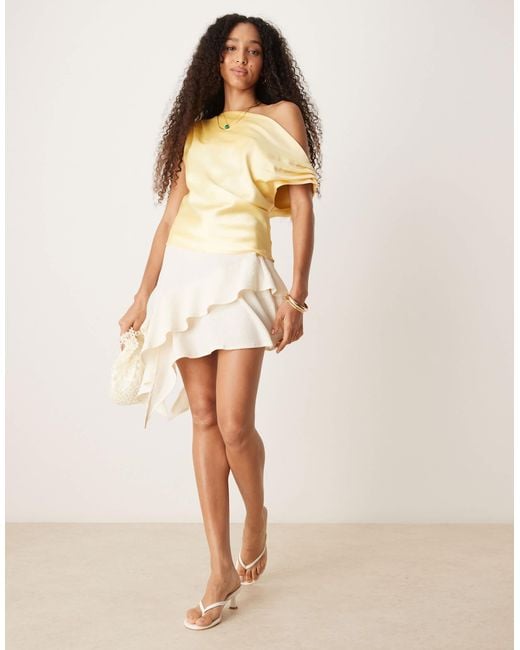 ASOS Natural – one-shoulder-oberteil aus satin