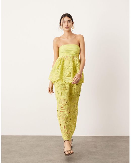 Top d'ensemble en dentelle cornelli fleurie avec encolure bandeau et liens noués au dos - citron ASOS en coloris Green