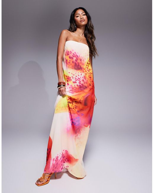 Exclusivité - - robe trapèze longue en mousseline coupe bandeau à imprimé fleurs - cassé Murci en coloris Red