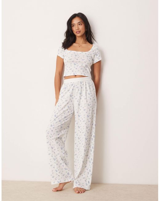 ASOS White Asos design petite – mix & match – pyjama-hose mit freiliegendem bund, picot-besatz und blümchenmuster