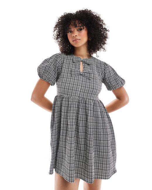 New Look Gray – hängerkleid mit vichy-karo und schleifendetails vorne
