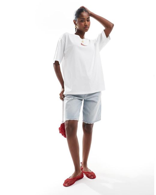 T-Shirt Oversize Bianca Con Scritta "Sassy" di JJXX in White