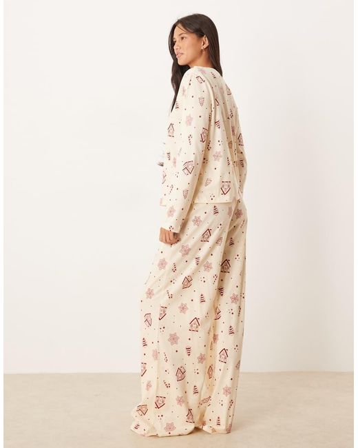 Pigiama Natalizio Color Crema Con Stampa Di Biscotti Composto Da Pantaloni E Top A Maniche Lunghe di ASOS in Natural