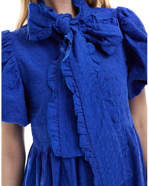 Vestito al polpaccio cobalto con maniche a sbuffo e fiocco di Sister Jane in Blue