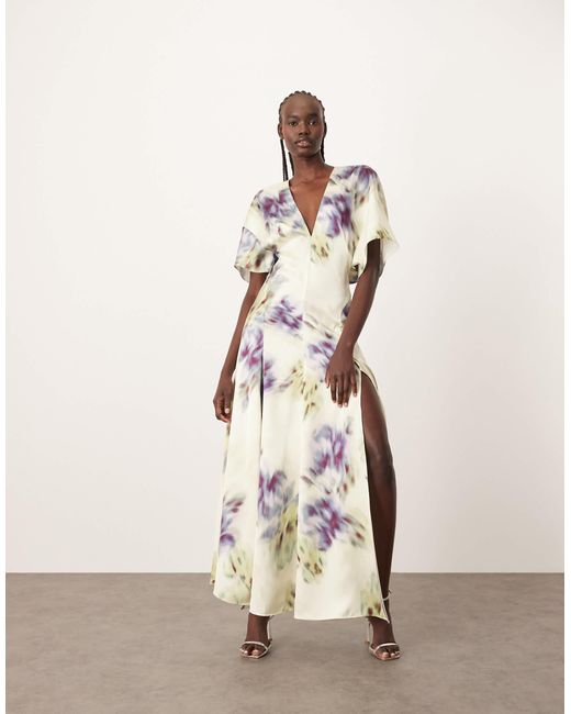 ARRANGE Natural – modern 30's – maxikleid aus satin mit schulterpolstern und verschwommenem blumenmuster