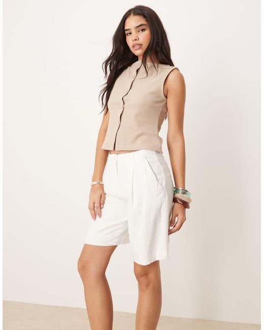 Abercrombie & Fitch Natural Mid Rise Bermuda Shorts