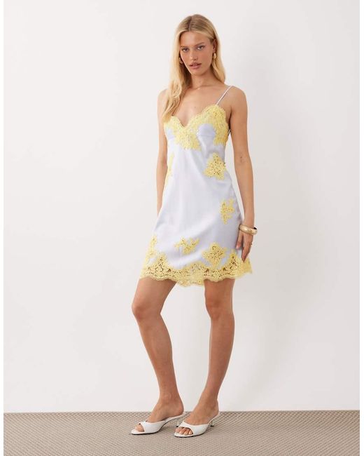 Capsule di Mango in White