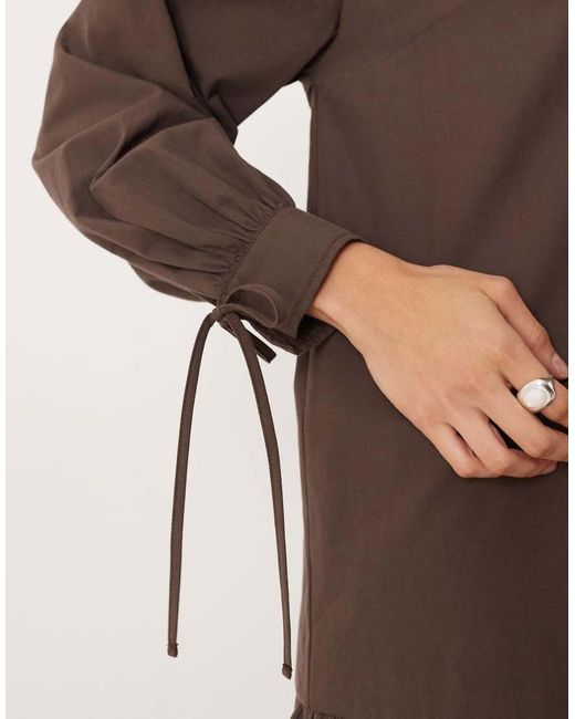 Vestito Camicia Lungo A Maniche Lunghe Cioccolato Con Dettagli Allacciati di ASOS in Brown