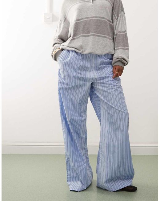 Weekday Broek Met Wijde Pijpen in het Blue