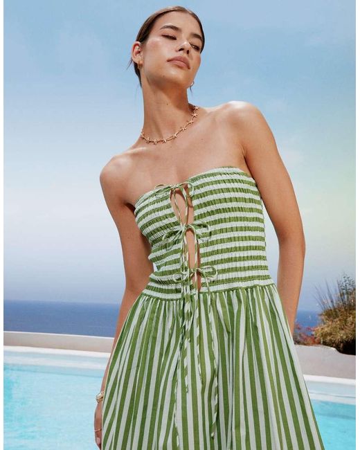 Vestido Largo Estilo Palabra De Honor Con Detalles De Lazada Y Estampado A De ASOS de color Green